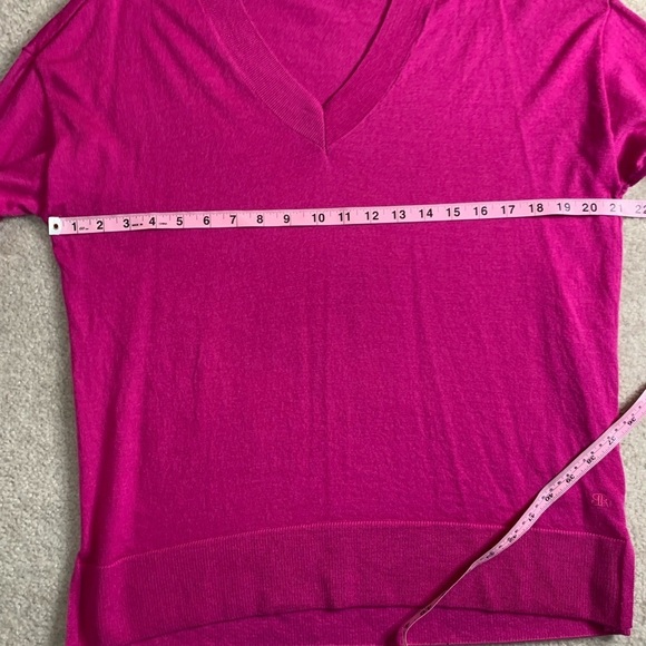 Banana Republic Women V-Neck Sweater Merino Wool Size Medium Fuschia Pink - Picture 4 of 7